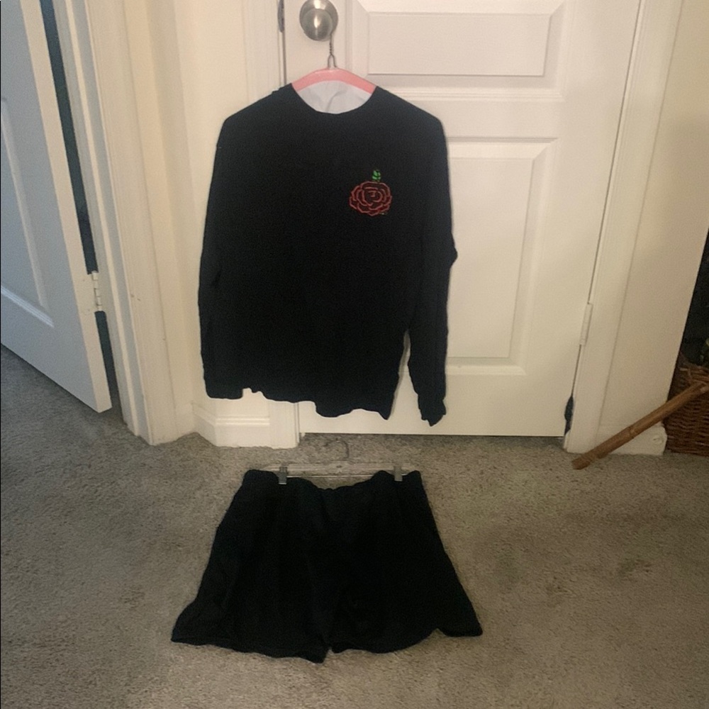 Black Sweatshirt and Shorts Set with Rose Embroidery